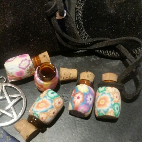 - Clay amber mini snuff jar wicca herbal stones last one poison jar - Picture 9 of 10